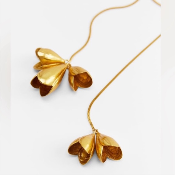 Zara Golden Long Metal Chain with Tulip Flower Pendant - Picture 4 of 12
